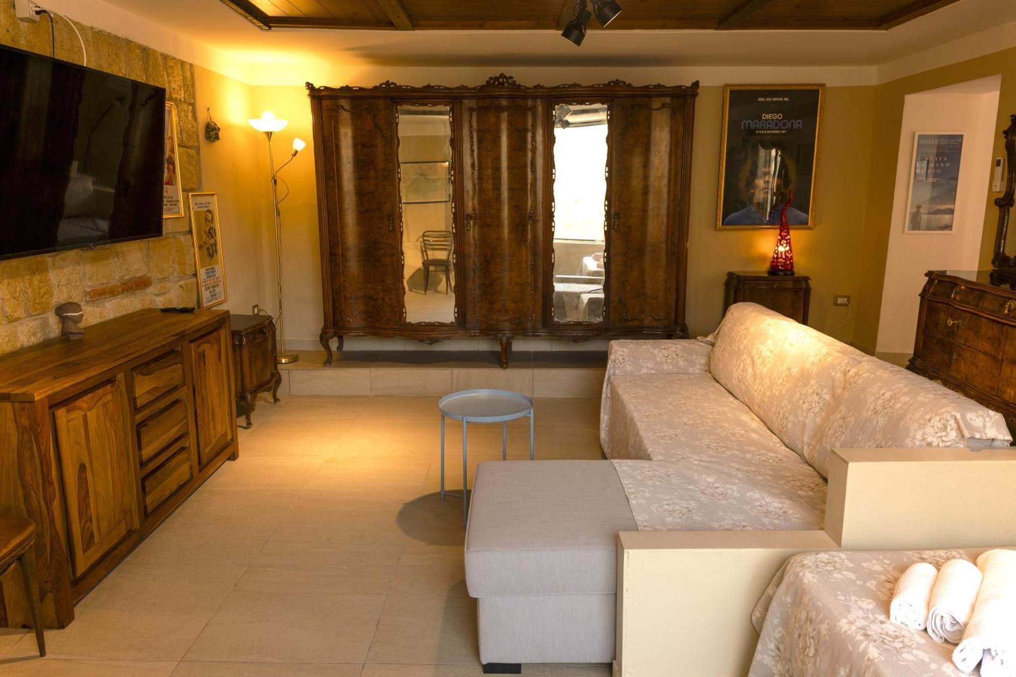 Colonna Bed * Napoli